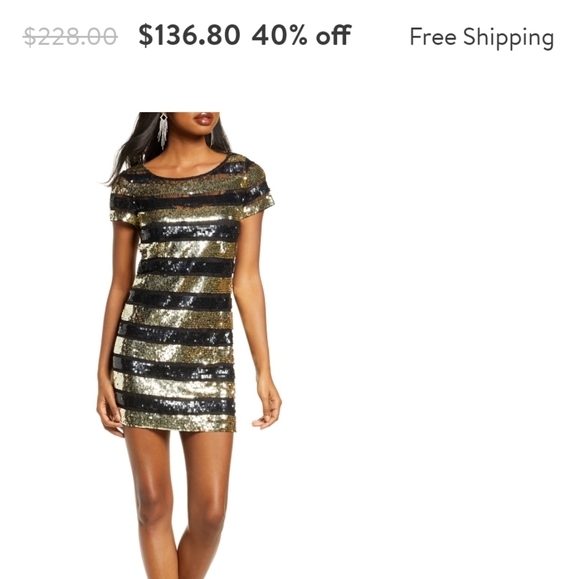 Sugar & Lips Dresses & Skirts - EUC Black Gold sequin striped Spring dress